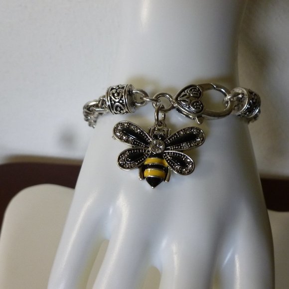 Silvertone Bee Bracelet NIP - Picture 7 of 9